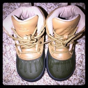 8C Nike woodside 2 Boots